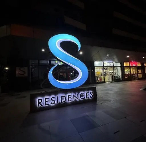 Mall Of Moa S Residences , Ikea Pasay , Naia Airport , Bay *