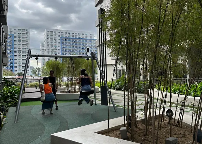 Mall Of Moa S Residences , Ikea Pasay , Naia Airport , Bay *
