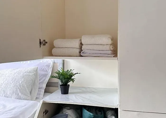 Mall Of Moa S Residences , Ikea Pasay , Naia Airport , Bay Manila