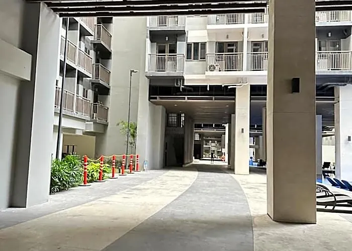 Mall Of Moa S Residences , Ikea Pasay , Naia Airport , Bay *