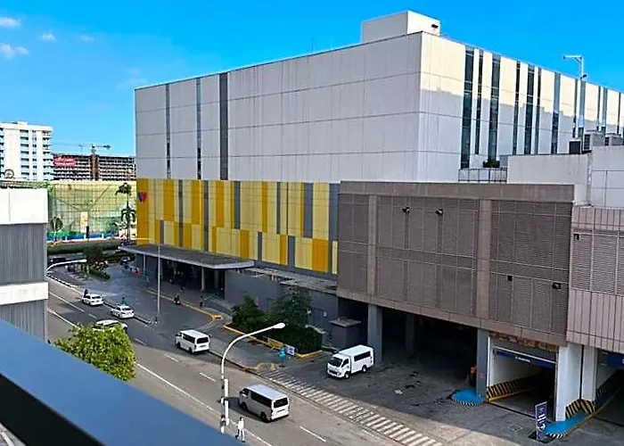 Mall Of Moa S Residences , Ikea Pasay , Naia Airport , Bay Manila
