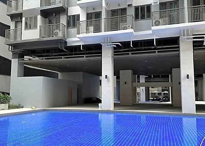 Mall Of Moa S Residences , Ikea Pasay , Naia Airport , Bay * Manila
