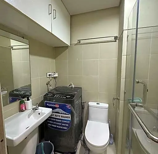 Mall Of Moa S Residences , Ikea Pasay , Naia Airport , Bay *
